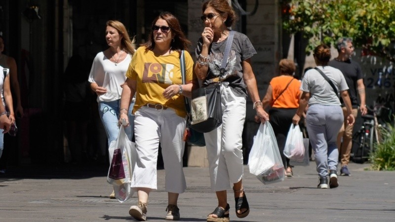 Las ventas aumentaron en la comparación mensual por el Día de la Madre y las promos bancarias.
