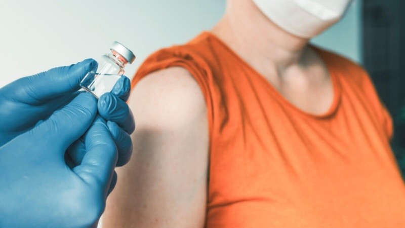 La vacunación no solo protege al individuo que se vacuna, sino que contribuye a la inmunidad colectiva.