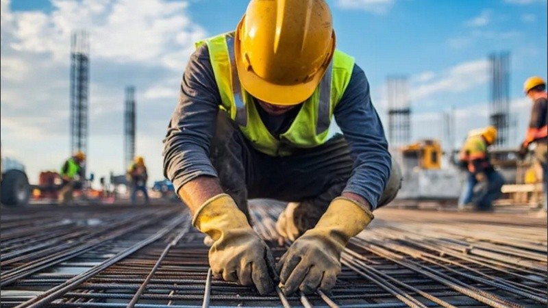 El Gobierno avanza con un proyecto de reforma laboral cuyo texto definitivo se conocerá luego del 10 de diciembre, cuando asuman los nuevos legisladores..