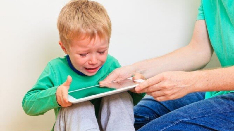 En las pantallas, hay una representación del tiempo y el espacio que está distorsionada.