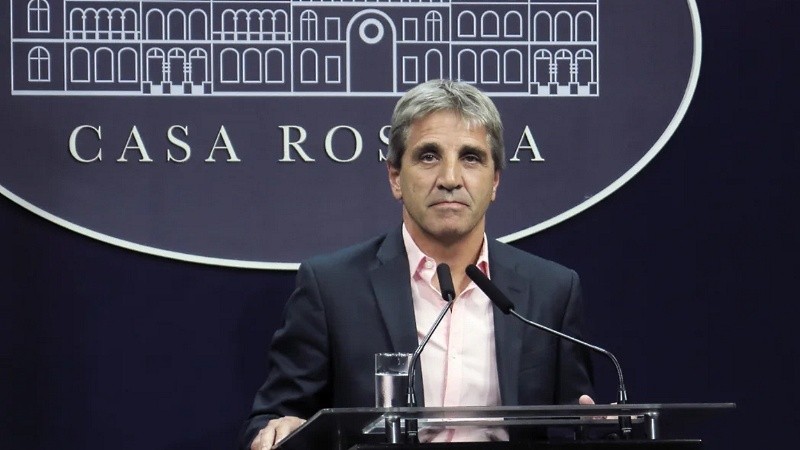 El ministro Luis Caputo valoró el resultado fiscal de los dos primeros años de gestión.