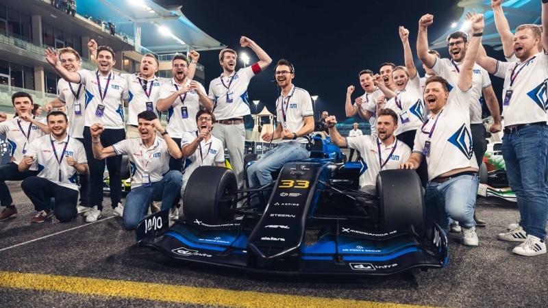 Un auto conducido íntegramente por inteligencia artificial derrotó por primera vez a un expiloto de Fórmula 1.