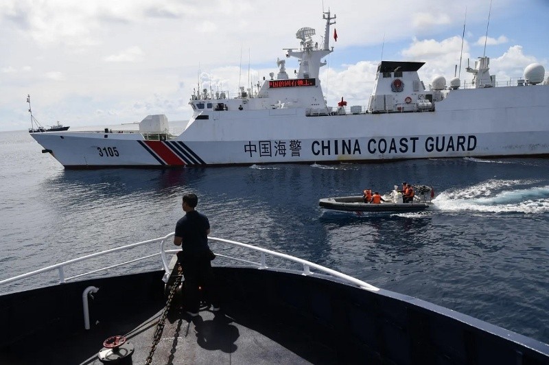  China envió el domingo un buque de guardacostas a través de las islas Senkaku, administradas por Japón pero reclamadas por el Partido Comunista Chino.