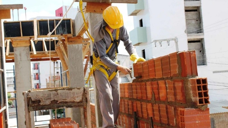 El costo de la construcción y los salarios del sector registraron subas por debajo de la inflación en octubre.