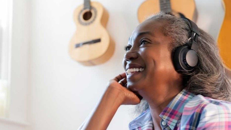 Los autores creen que este comportamiento puede ofrecer una nueva vía para estudiar cómo el cerebro procesa el ritmo y cómo se conectan la audición, el movimiento y la atención.