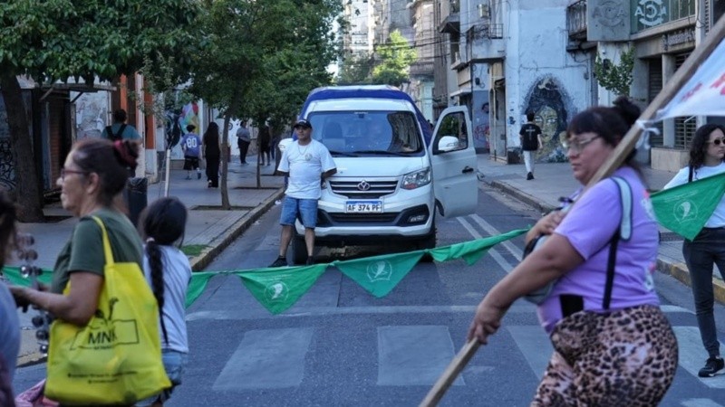 El operativo de tránsito acompañó la marcha.