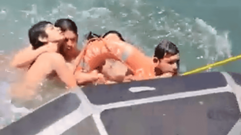 El joven fue arrastrado por la corriente cuando se metió al mar con sus hermanos, que lograron ser rescatados gracias a un vecino.