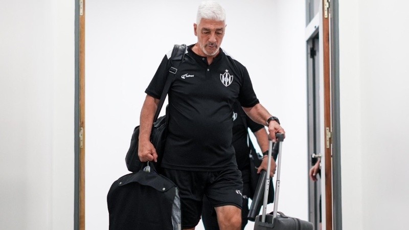 El técnico de 63 años se va como un ídolo del club porque obtuvo la Copa Argentina en 2024.