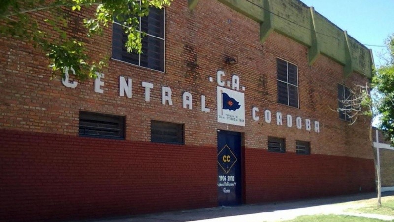 La agresión ocurrió en el predio para infantiles de Central Córdoba.