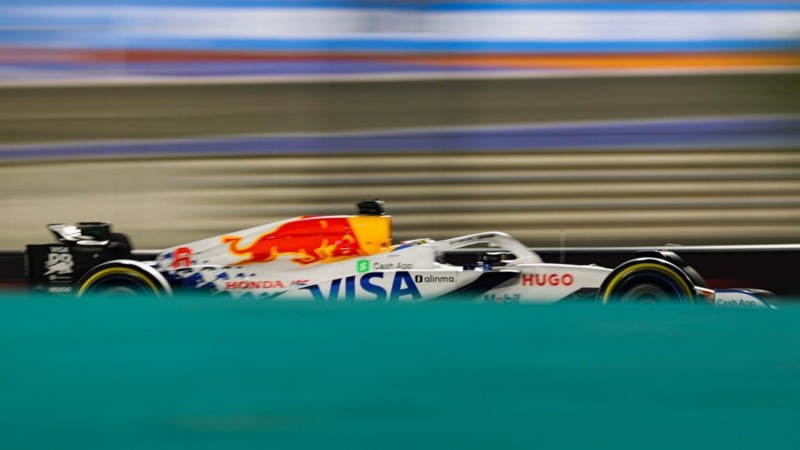 El francés Isack Hadjar sube de Racing Bulls a Red Bull: será compañero de Verstappen.