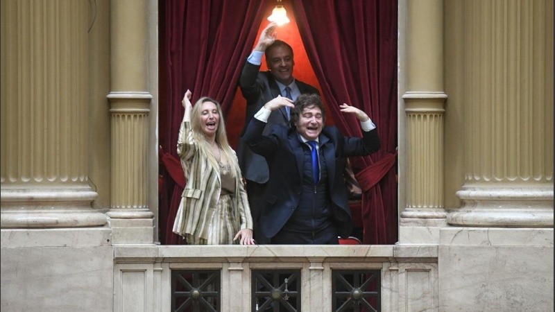 El primer mandatario asistió a la Cámara de Diputados y alentó a sus funcionarios