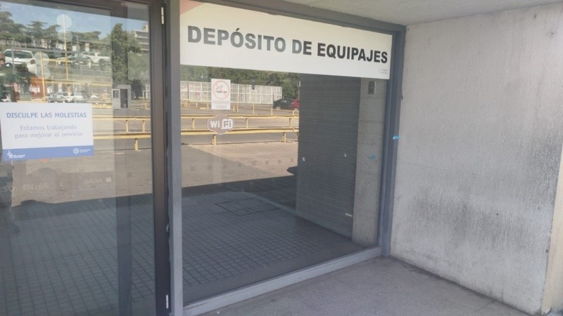  El espacio permanece cerrado y la terminal no ofrece servicio de guardado.