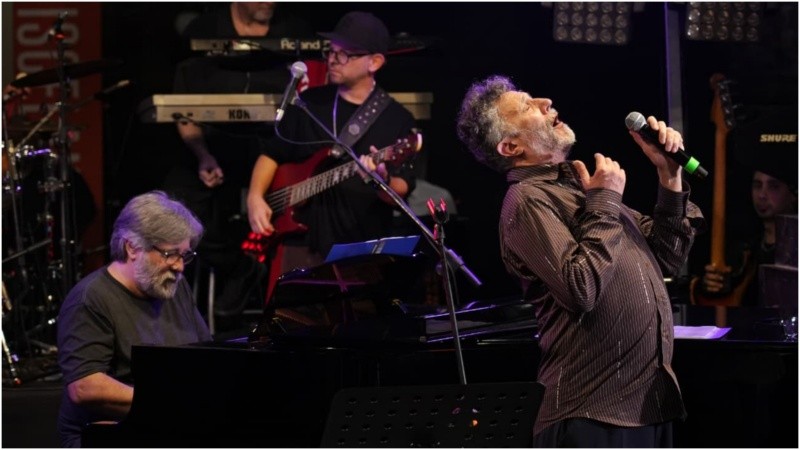 Fito homenajeó a artistas rosarinos.-