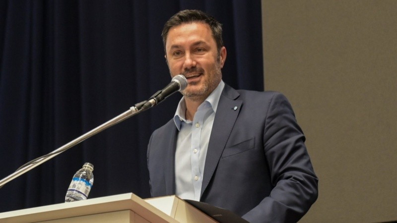 Petri asume como diputado.