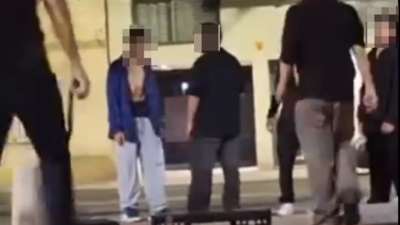 El momento de la agresión quedó registrado.