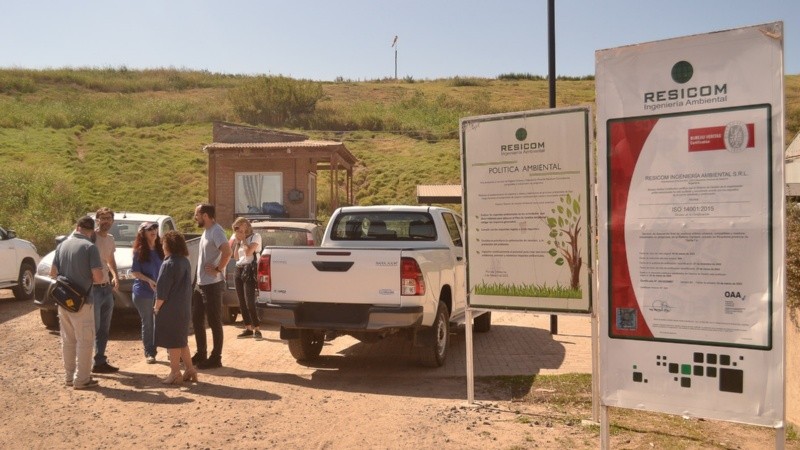 Una comitiva realizó la primera recorrida oficial por Resicom (Pedro Rinaldi/Taller Ecologista).
