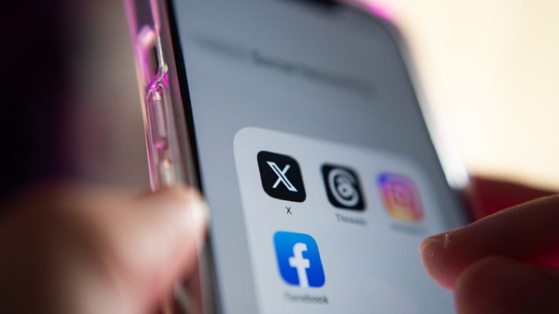 Estados Unidos planea requerir el historial de redes sociales de turistas que viajen con el Programa de Exención de Visa.