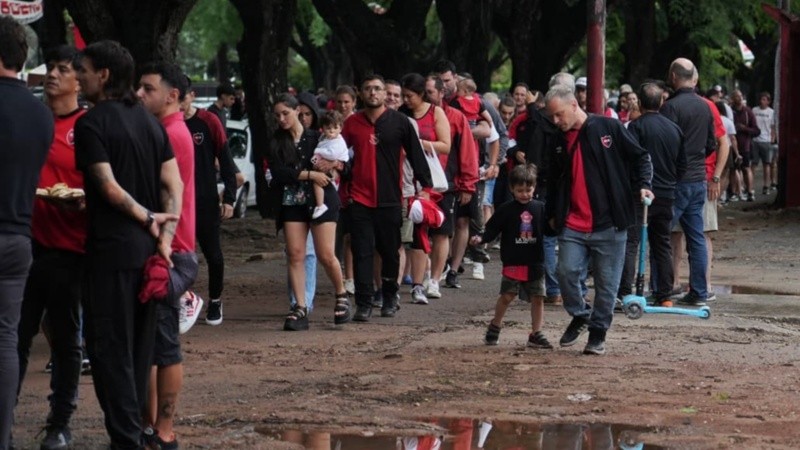 Los socios de Newell's este domingo a la mañana.