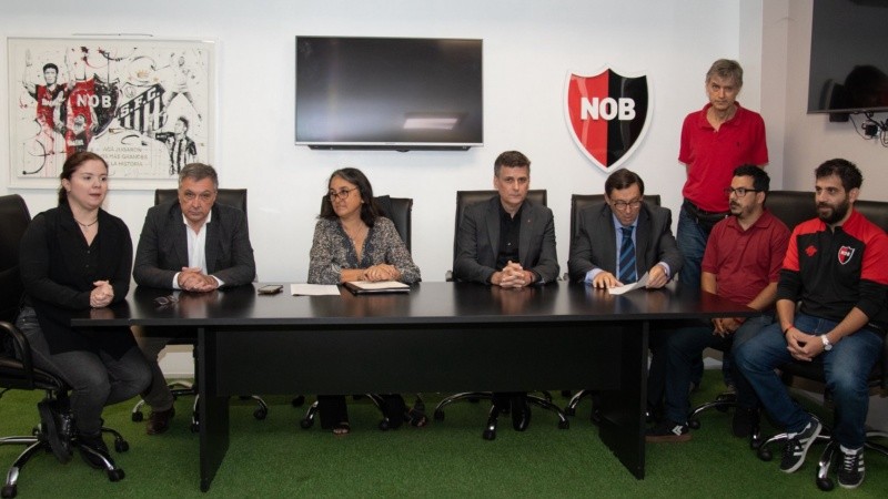 Una imagen del acto de traspaso de mando en el Coloso del Parque Independencia.