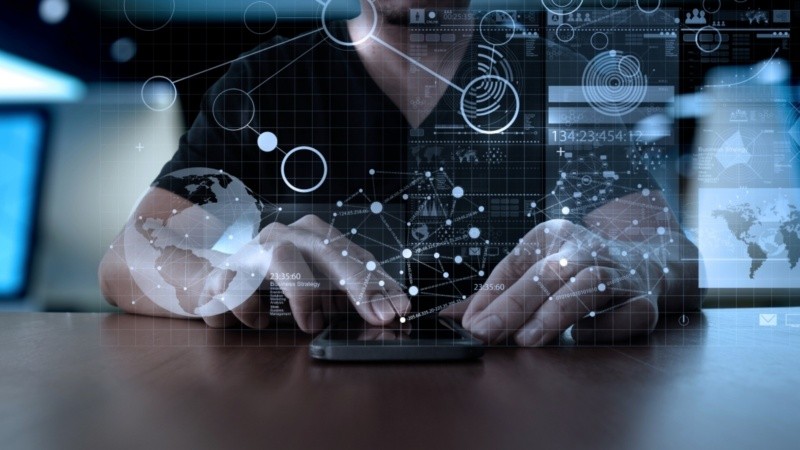 “Recibimos ráfagas muy rápidas de información con poco contenido y a la red atencional le cuesta mantener la concentración”, explicaron expertos.