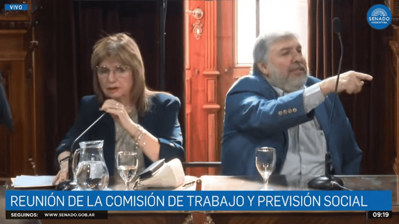 El momento de tensión entre Bullrich y Mayans.