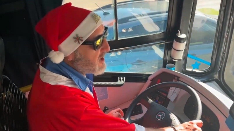 &nbsp;Alfredo con su disfraz. (imagen El Tres)