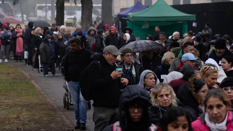Un martes lluvioso y frío congregó a miles de seguidores de Leda en la ex Rural, (Archivo/Alan Monzón)&nbsp;