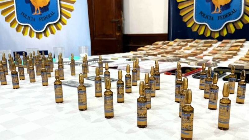 Ampollas de fentanilo incautadas durante procedimientos de la Policía Federal.