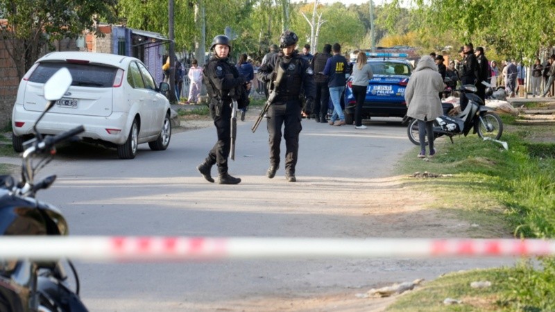 Conmoción. El 16 de septiembre, Rosario amaneció con dos nuevas muertes violentas en la periferia norte.