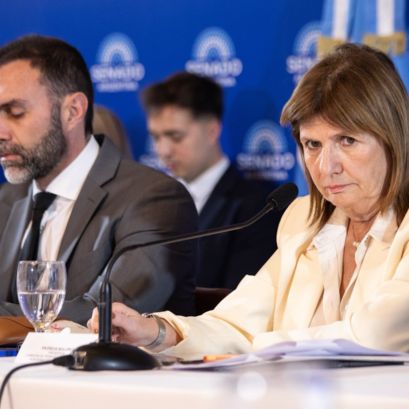 Bullrich anunció la firma del dictamen de la reforma laboral.