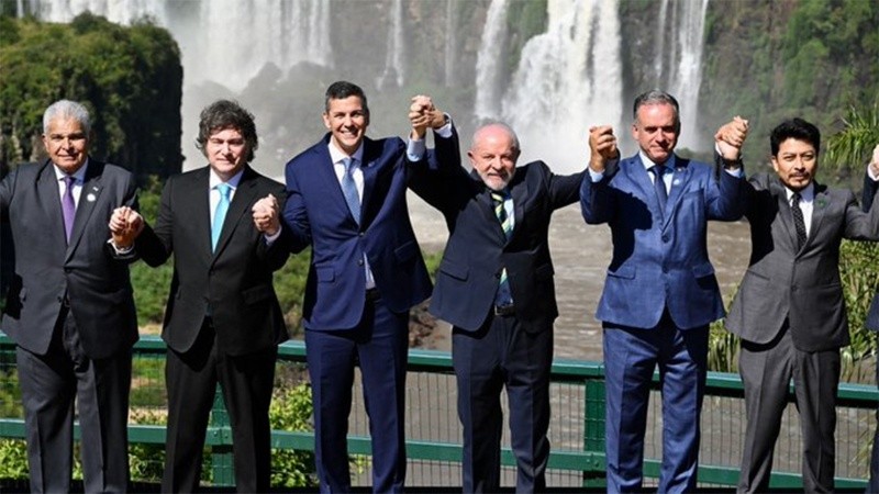 El encuentro dejó expuestas las tensiones diplomáticas acumuladas (NA).