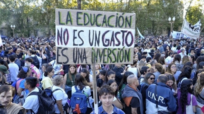 La Corte avaló el fallo judicial que le ordenó al Gobierno cumplir con la ley de financiamiento universitario.