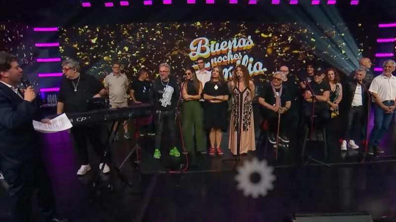 Una selección de músicos de Argentina en Buenas noches, familia.