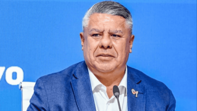 Tapia reunió a unos 400 dirigentes de fútbol del interior en Córdoba y anunció la creación de un nuevo torneo federal.