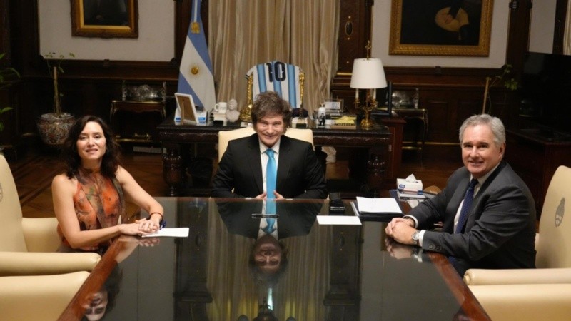 Milei recibió a Díaz Ayuso junto con el canciller Pablo Quirno.