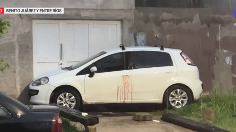 El Fiat Punto de la víctima, en cuyo interior se produjo el ataque.