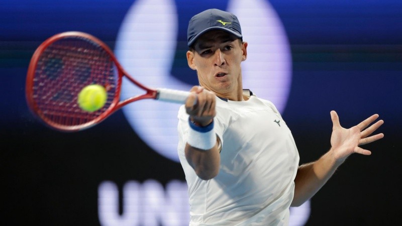 Báez eliminó al estadounidense Emilio Nava para avanzar a octavos de final en Auckland.