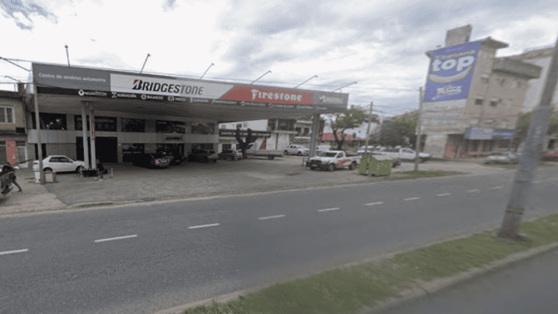 Los delincuentes cortaron el sistema de vigilancia y se fueron en la camioneta.
