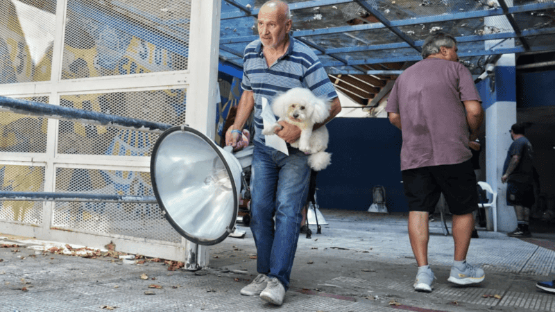 Las luminarias que alumbraron el Gigante de Arroyito durante unos 50 años.