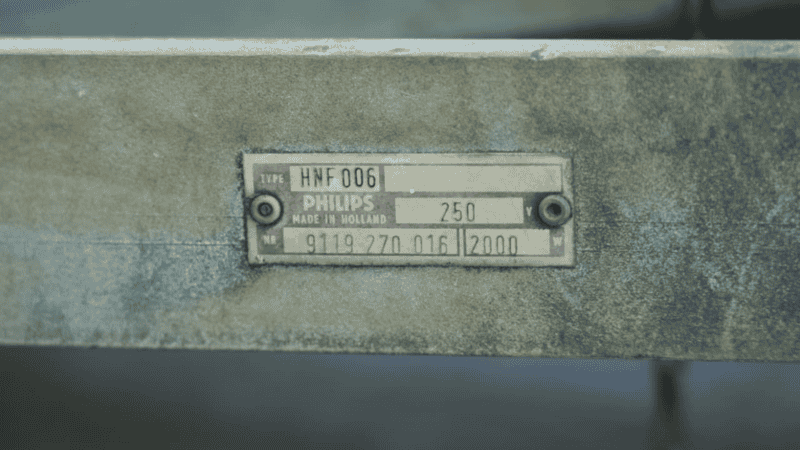 Reliquia: las luminarias son maca Philips y fabricadas en Holanda. (Foto: Alan Monzón / Rosario3)&nbsp;