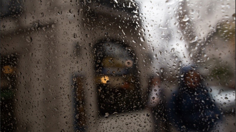 Una jornada gris con promesas de lluvia y viento.