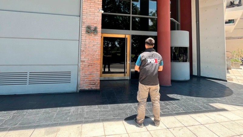 El edificio de barrio Martin donde ocurrió el hurto de una importante suma en dólares.