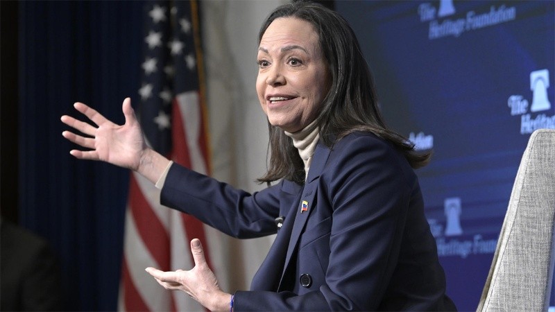 María Corina Machado y el gesto de entregar su medalla a Trump instalaron la polémica (EFE).