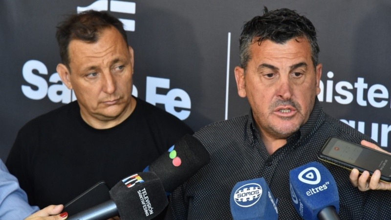 Gustavo Velázauez (derecha), el coordinador de Seguridad Deportiva y Eventos Masivos.