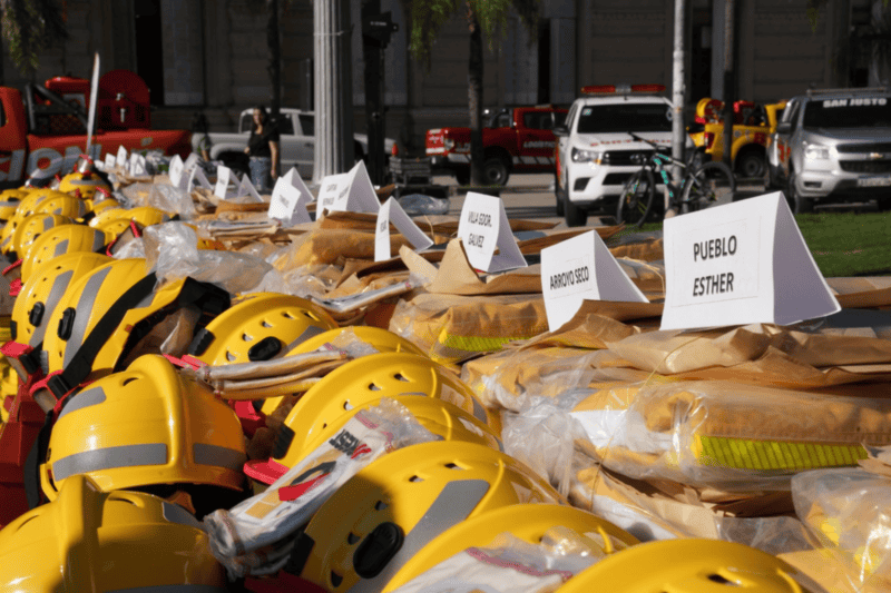 Bomberos Voluntarios recibieron nuevo equipamiento para el combate de incendios forestales.&nbsp;