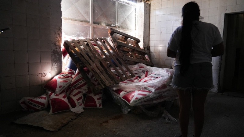 Bolsas de sal tapando un acceso.&nbsp;Foto: Alan Monzón/Rosario3