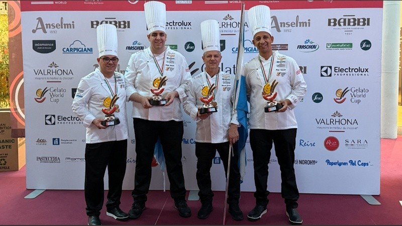 Los maestros heladeros argentinos tuvieron que pasar ocho pruebas técnicas, donde se evaluaron precisión, creatividad, calidad del producto y trabajo en equipo.