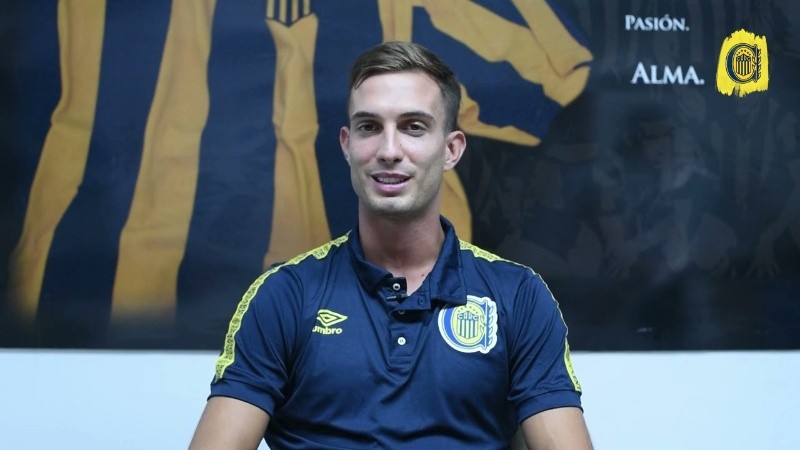 El futbolista canalla tiene 29 años.