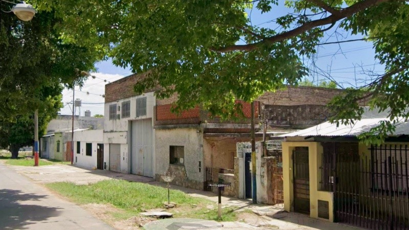 El domicilio de la víctima, ubicado en Centeno entre Chacabuco y Esmeralda.