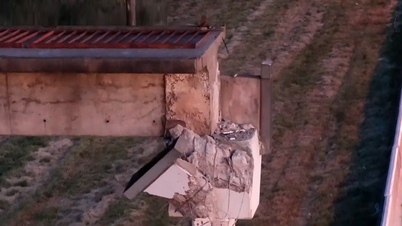 Así quedó la estructura en pie: podrían demoler todo por seguridad.